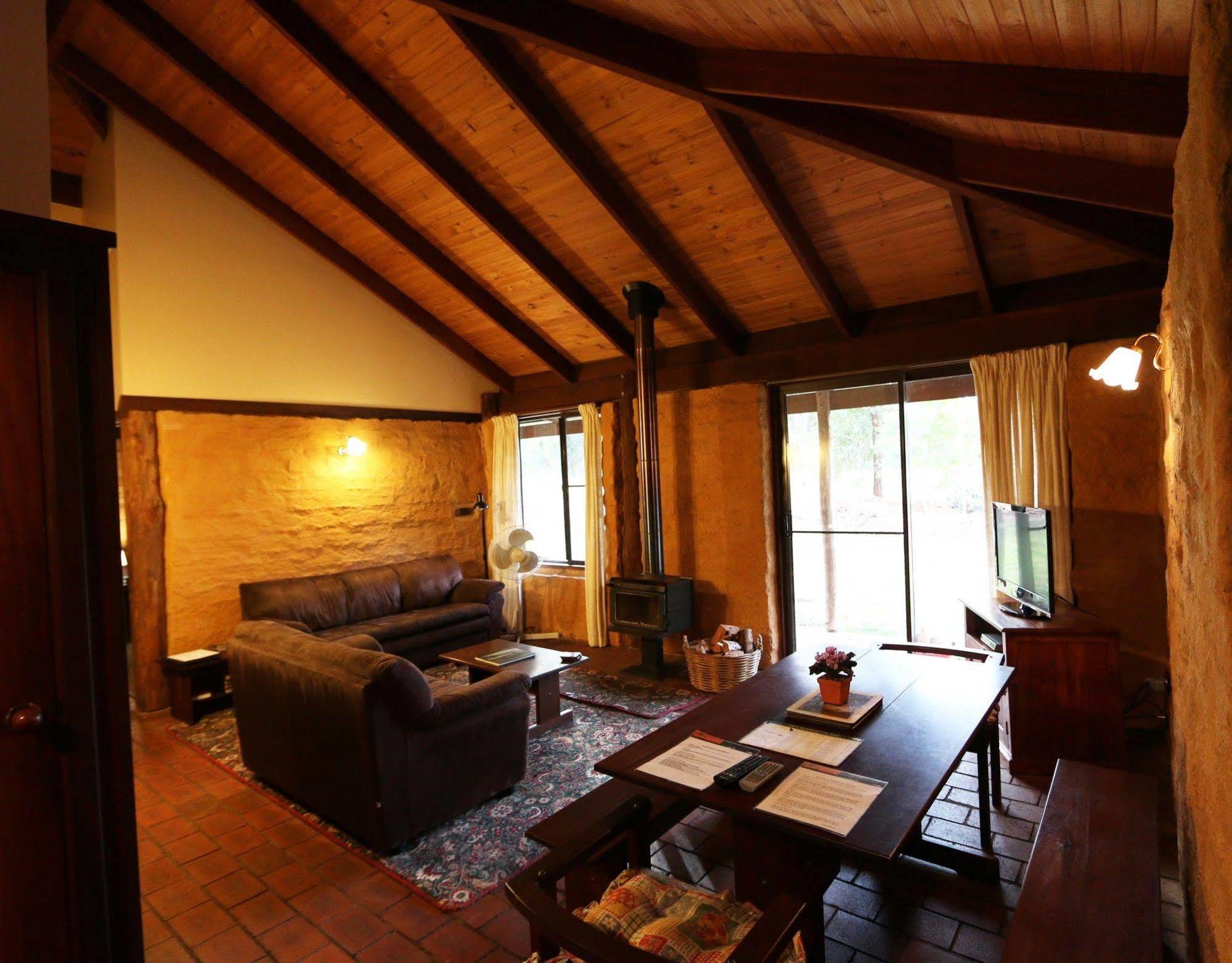 Treenbrook Cottages Pemberton Extérieur photo